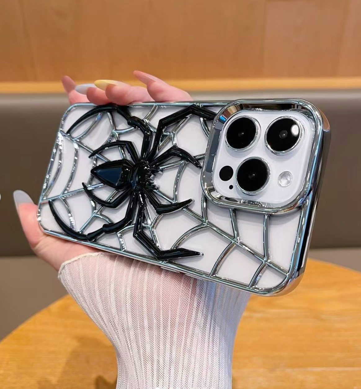 Funda 3D Premium TRAZEN con Diseño de Araña Bicolor Electrochapada